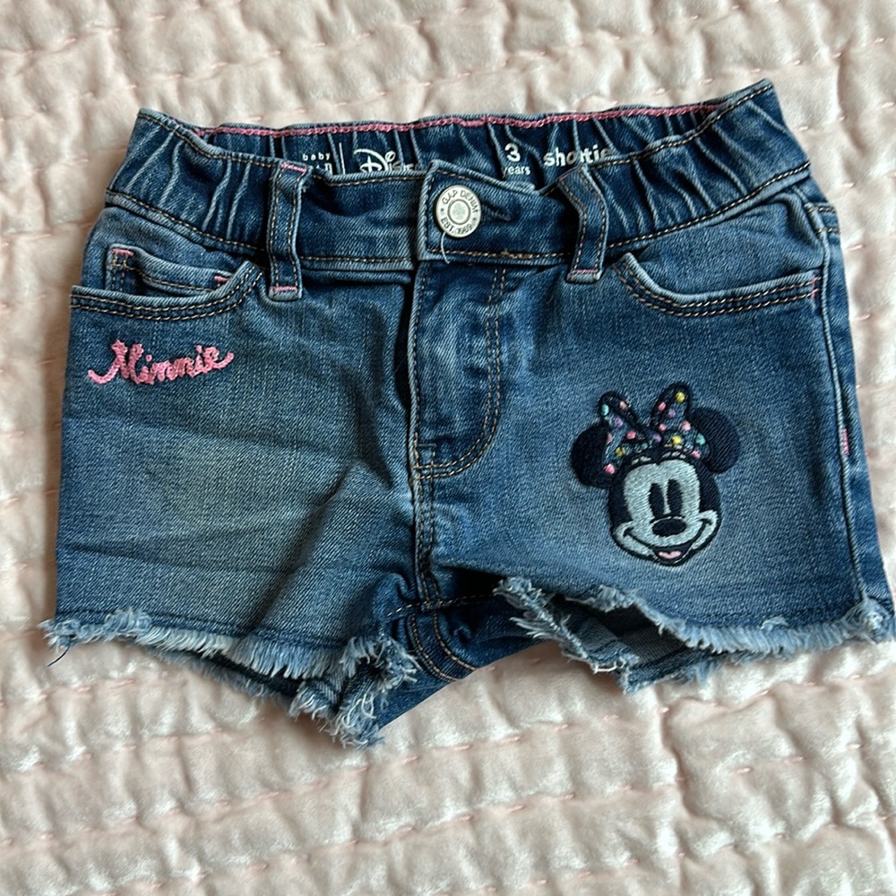 Baby GAP Disney, cute shorts with Minnie appliqué, excellent condition.